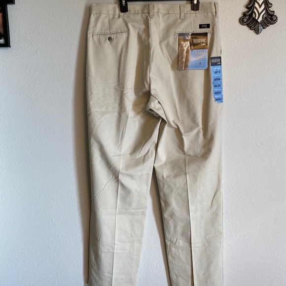 Men’s khakis - Picture 2 of 4